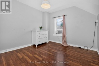 17 PEEL STREET Penetanguishene Ontario photo 20