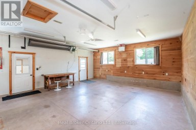 17 PEEL STREET Penetanguishene Ontario photo 25
