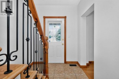 17 PEEL STREET Penetanguishene Ontario photo 4