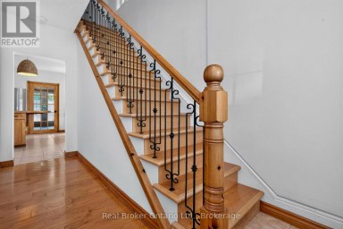 17 PEEL STREET Penetanguishene Ontario photo 5