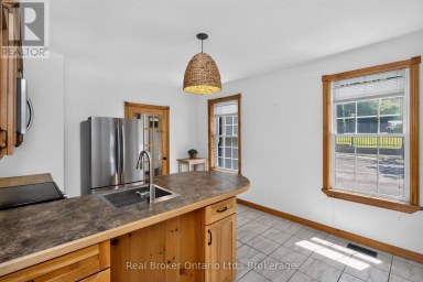 17 PEEL STREET Penetanguishene Ontario photo 7