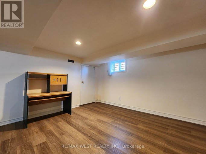 BSMT - 105 CROCUS DRIVE, Toronto (Wexford-Maryvale), Ontario, M1R4T3
