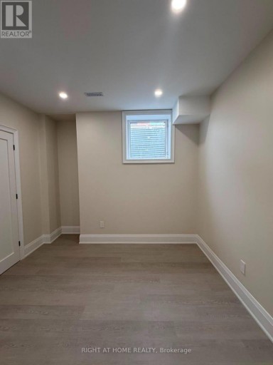 B - 2 CHESNEY CRESCENT, Vaughan (Kleinburg), Ontario, L4H4A7
