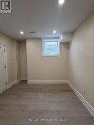 B - 2 CHESNEY CRESCENT Vaughan (Kleinburg) Ontario photo 12