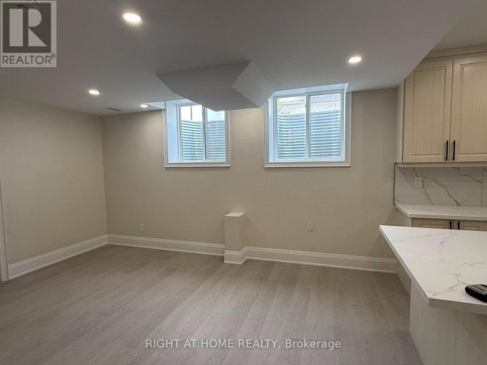 B - 2 CHESNEY CRESCENT, Vaughan (Kleinburg), Ontario, L4H4A7