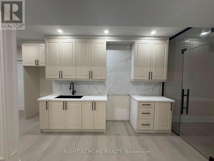 A - 2 CHESNEY CRESCENT, Vaughan (Kleinburg), Ontario, L4H4A7