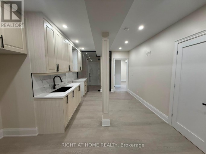 A - 2 CHESNEY CRESCENT, Vaughan (Kleinburg), Ontario, L4H4A7