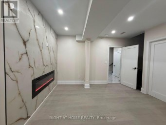 A - 2 CHESNEY CRESCENT Vaughan (Kleinburg) Ontario photo 5