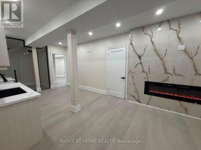 A - 2 CHESNEY CRESCENT, Vaughan (Kleinburg), Ontario, L4H4A7