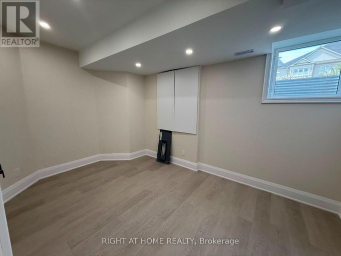 A - 2 CHESNEY CRESCENT, Vaughan (Kleinburg), Ontario, L4H4A7