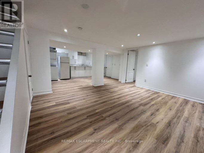 LOWER UNIT - 46 PLAINS ROAD E, Burlington (LaSalle), Ontario, L7T2B9