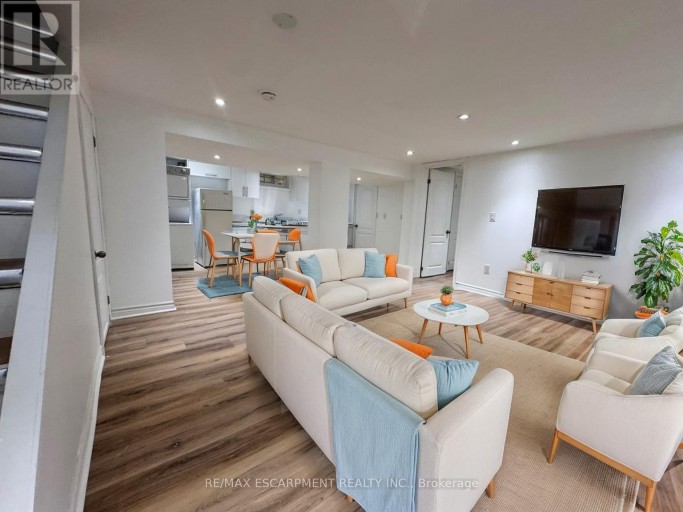 LOWER UNIT - 46 PLAINS ROAD E, Burlington (LaSalle), Ontario, L7T2B9