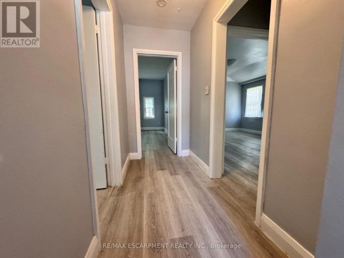 UPPER UNIT - 46 PLAINS ROAD, Burlington (LaSalle), Ontario, L7T2B9
