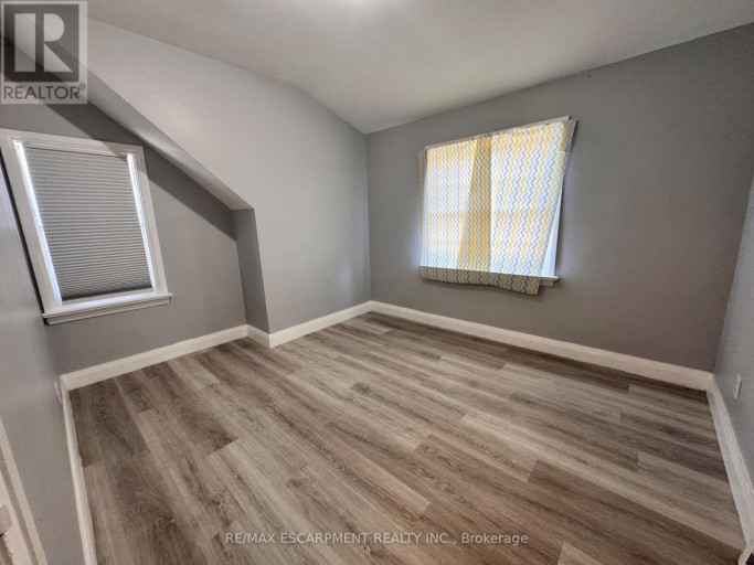 UPPER UNIT - 46 PLAINS ROAD, Burlington (LaSalle), Ontario, L7T2B9