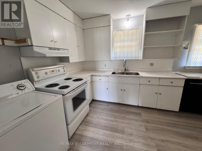 UPPER UNIT - 46 PLAINS ROAD, Burlington (LaSalle), Ontario, L7T2B9