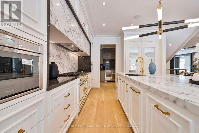 230 DUNVEGAN ROAD, Toronto (Forest Hill South), Ontario, M5P2P2