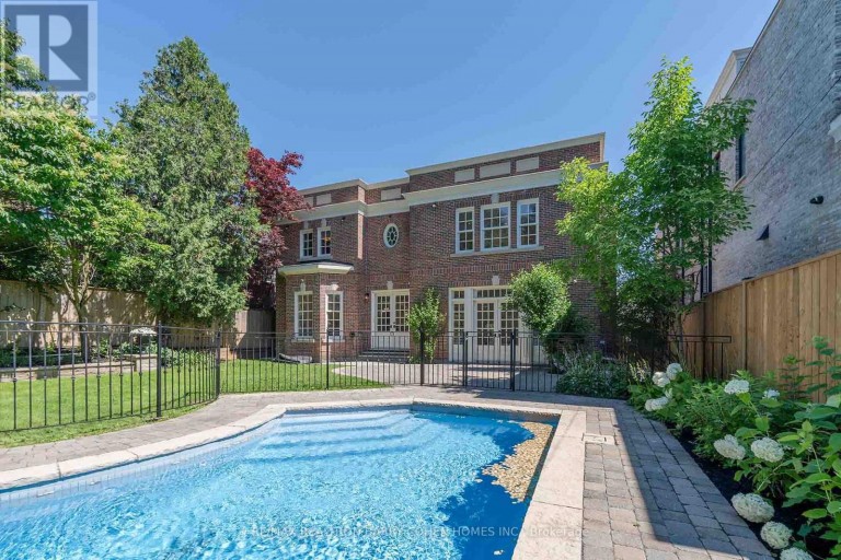 230 DUNVEGAN ROAD, Toronto (Forest Hill South), Ontario, M5P2P2