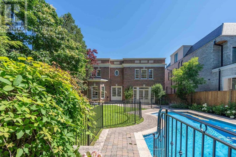 230 DUNVEGAN ROAD, Toronto (Forest Hill South), Ontario, M5P2P2
