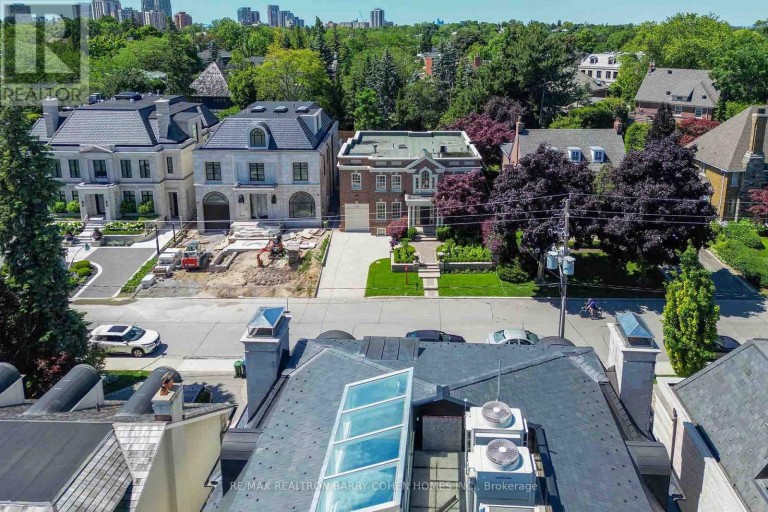 230 DUNVEGAN ROAD, Toronto (Forest Hill South), Ontario, M5P2P2
