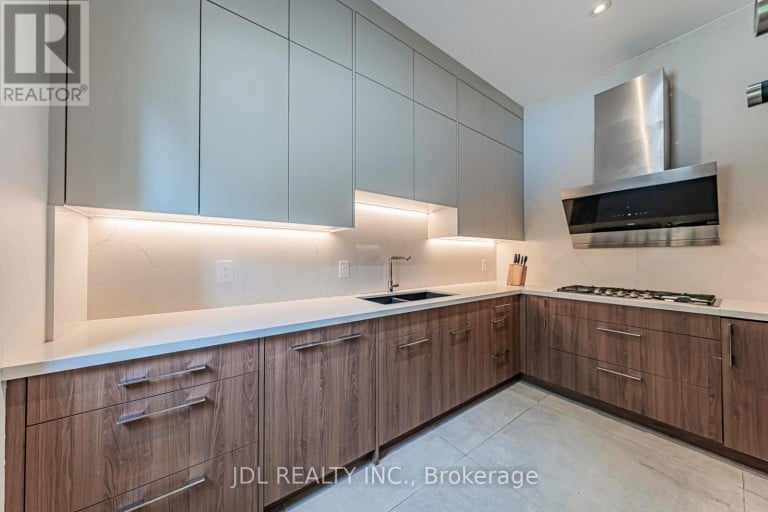 19 FIFESHIRE ROAD, Toronto (St. Andrew-Windfields), Ontario, M2L2G4
