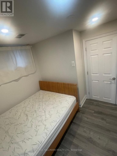 LOWER - 61 AURORA HEIGHTS DRIVE, Aurora (Aurora Heights), Ontario, L4G2W6