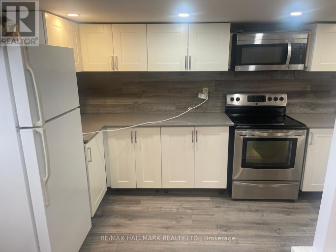 LOWER - 61 AURORA HEIGHTS DRIVE, Aurora (Aurora Heights), Ontario, L4G2W6