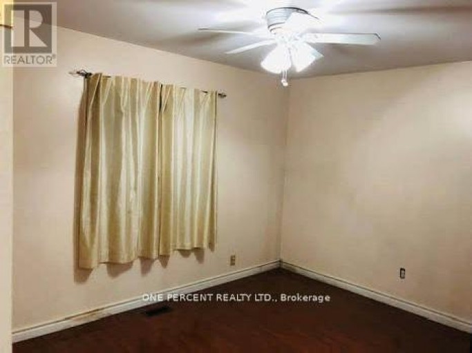 32 CADDY DRIVE, Toronto (Woburn), Ontario, M1G2G1