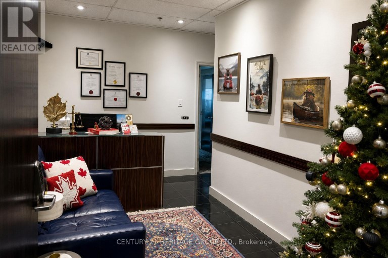 PH2B - 330 HIGHWAY 7 E, Richmond Hill (Doncrest), Ontario, L4B3P8