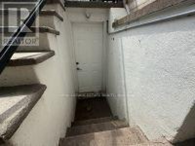 BSMT - 4 LINTON AVENUE, Toronto (Birchcliffe-Cliffside), Ontario, M1N1W6