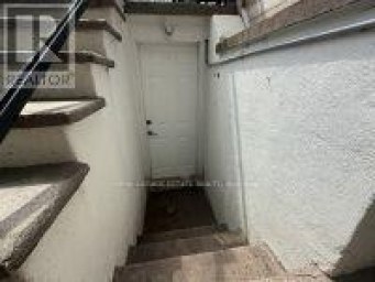 BSMT - 4 LINTON AVENUE Toronto (Birchcliffe-Cliffside) Ontario photo 12