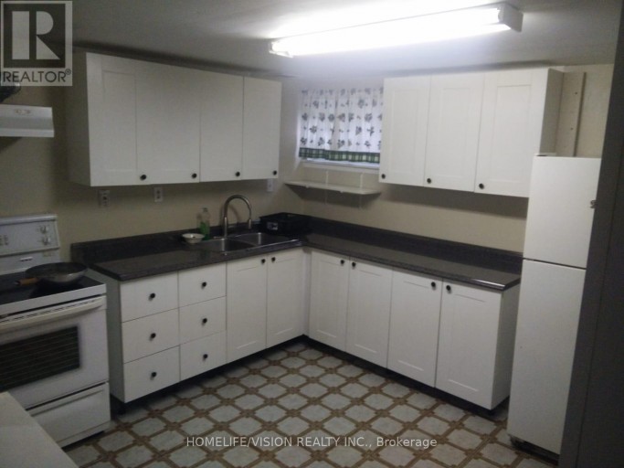 3766 DARLA DRIVE E, Mississauga (Malton), Ontario, L4T2C9