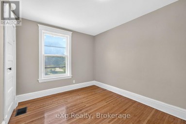 31 WATERLOO STREET S Stratford Ontario photo 10