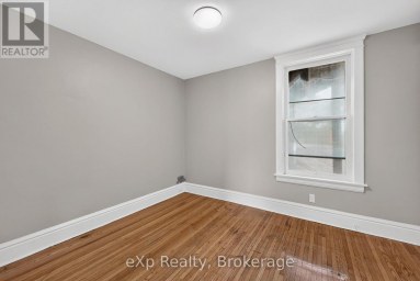 31 WATERLOO STREET S Stratford Ontario photo 15