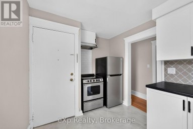 31 WATERLOO STREET S Stratford Ontario photo 8