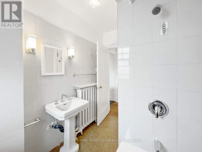 5 - 12 KENDAL AVENUE, Toronto (Annex), Ontario, M5R1L7