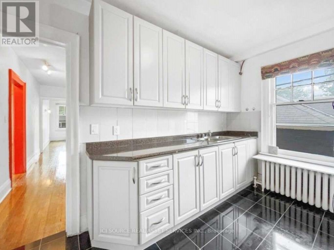 5 - 12 KENDAL AVENUE, Toronto (Annex), Ontario, M5R1L7