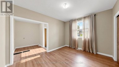 43 TORONTO STREET N Uxbridge Ontario photo 6