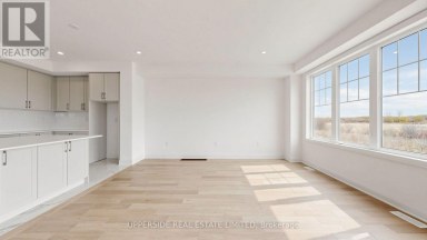 241 VILLAGE GATE DRIVE Wasaga Beach Ontario photo 8