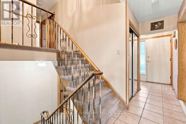 35 NETHERFORD ROAD, Vaughan (Maple), Ontario, L6A1C7