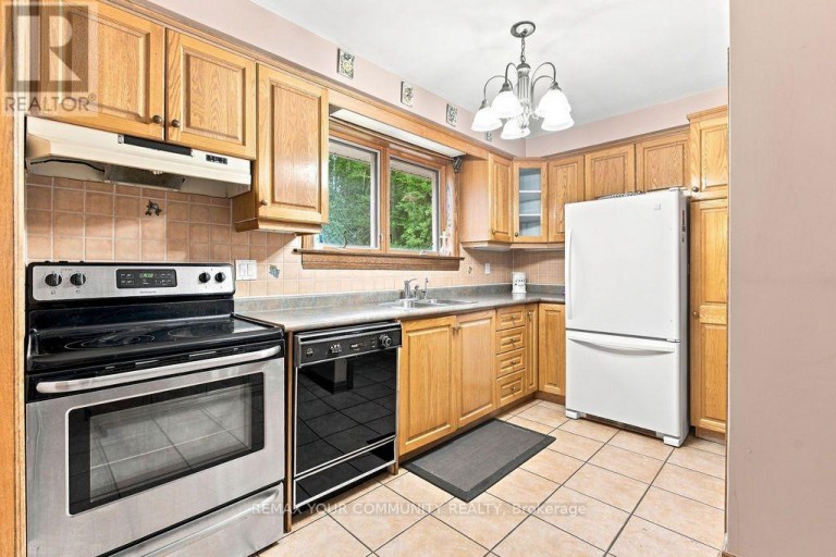 35 NETHERFORD ROAD, Vaughan (Maple), Ontario, L6A1C7