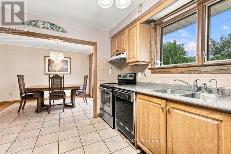 35 NETHERFORD ROAD, Vaughan (Maple), Ontario, L6A1C7
