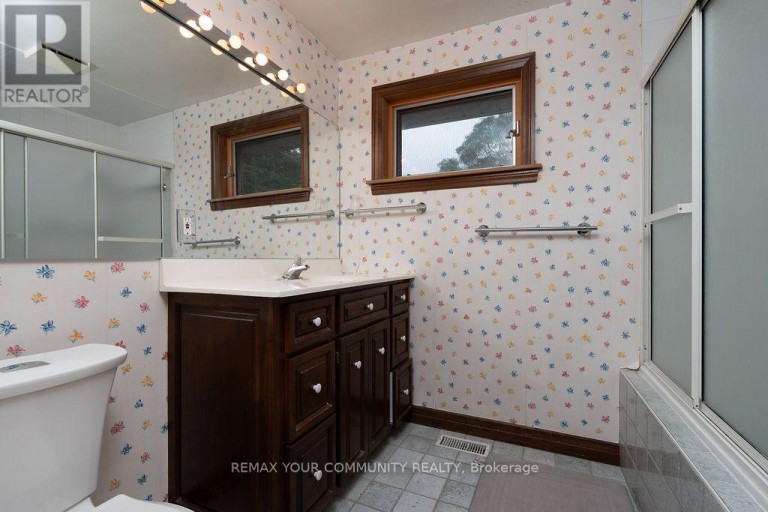 35 NETHERFORD ROAD, Vaughan (Maple), Ontario, L6A1C7