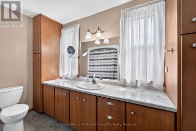 153 PARK STREET Goderich (Goderich (Town)) Ontario photo 15