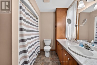 153 PARK STREET Goderich (Goderich (Town)) Ontario photo 16