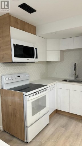 LOWER UNIT/BASEMENT - 128 ADAM PLACE, Newmarket (Bristol-London), Ontario, L3Y8C4