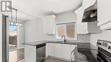 1818 LAMSTONE STREET Innisfil (Alcona) Ontario photo 8