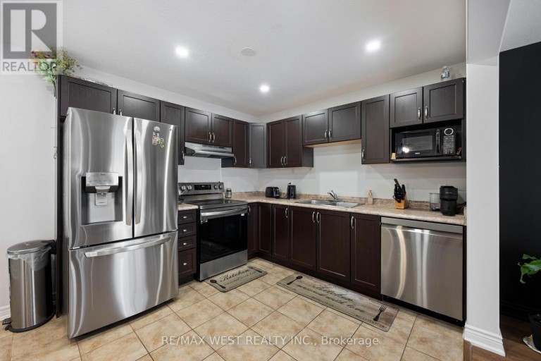 70 - 124 PARKINSON CRESCENT, Orangeville, Ontario, L9W6X3