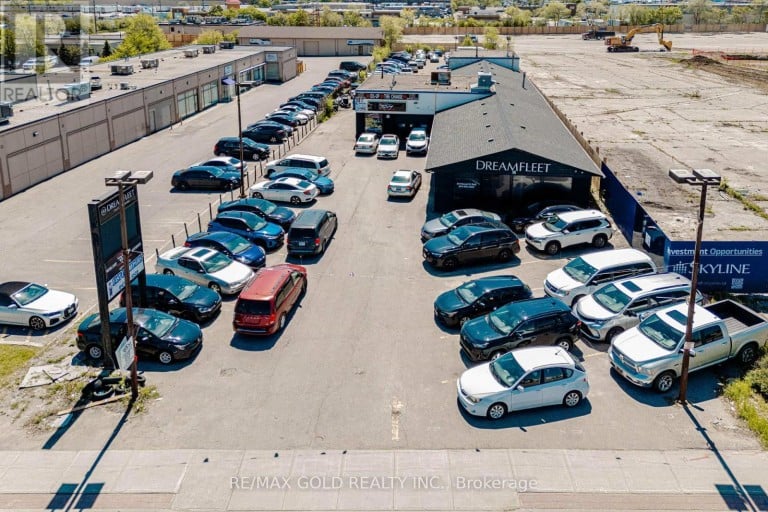 F1 - 243 QUEEN STREET E, Brampton (Queen Street Corridor), Ontario, L6W2B5