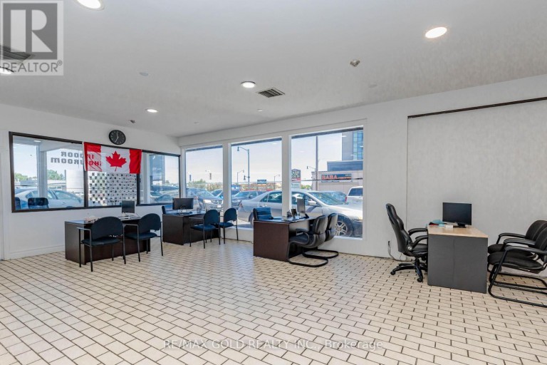 F1 - 243 QUEEN STREET E, Brampton (Queen Street Corridor), Ontario, L6W2B5