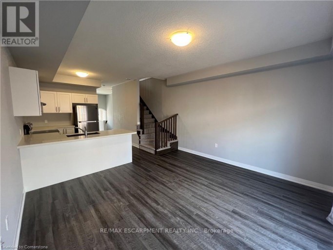 18 AQUA LANE, Hamilton, Ontario, L0R1P0